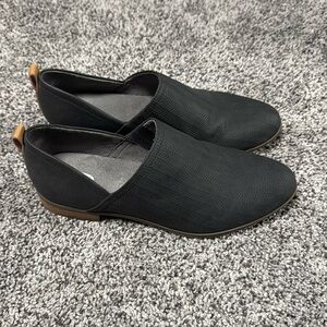 Women’s slip on shoes